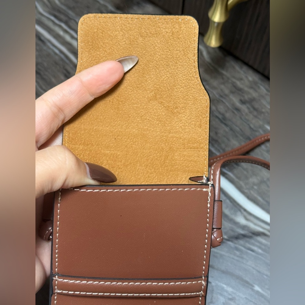 CELINE Crossbody Shoulder Pouch...( 👓 or 📱) - Picture 10 of 16
